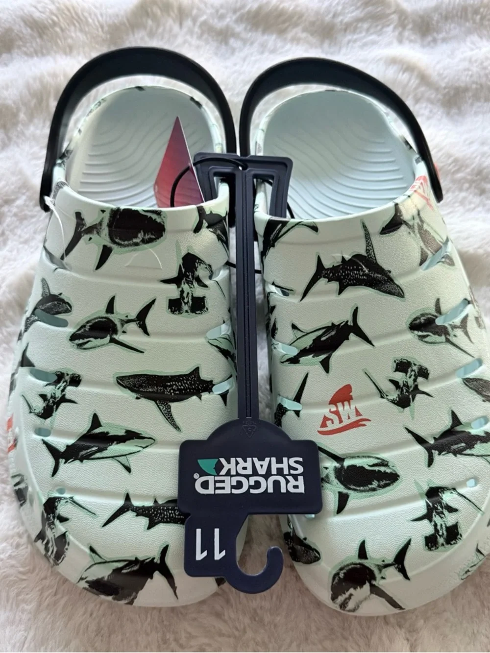 NWT Rugged Shark men’s size 11 water shoes